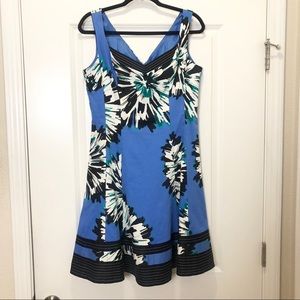 Nine West Sleeveless VNeck Floral Dress